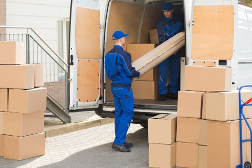 Moving truck service for homes and flats in Chiswick
